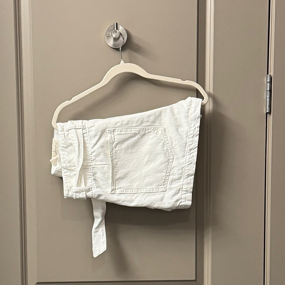 DL1961 Camile Paperbag Shorts, White Denim - Picture 12 of 15